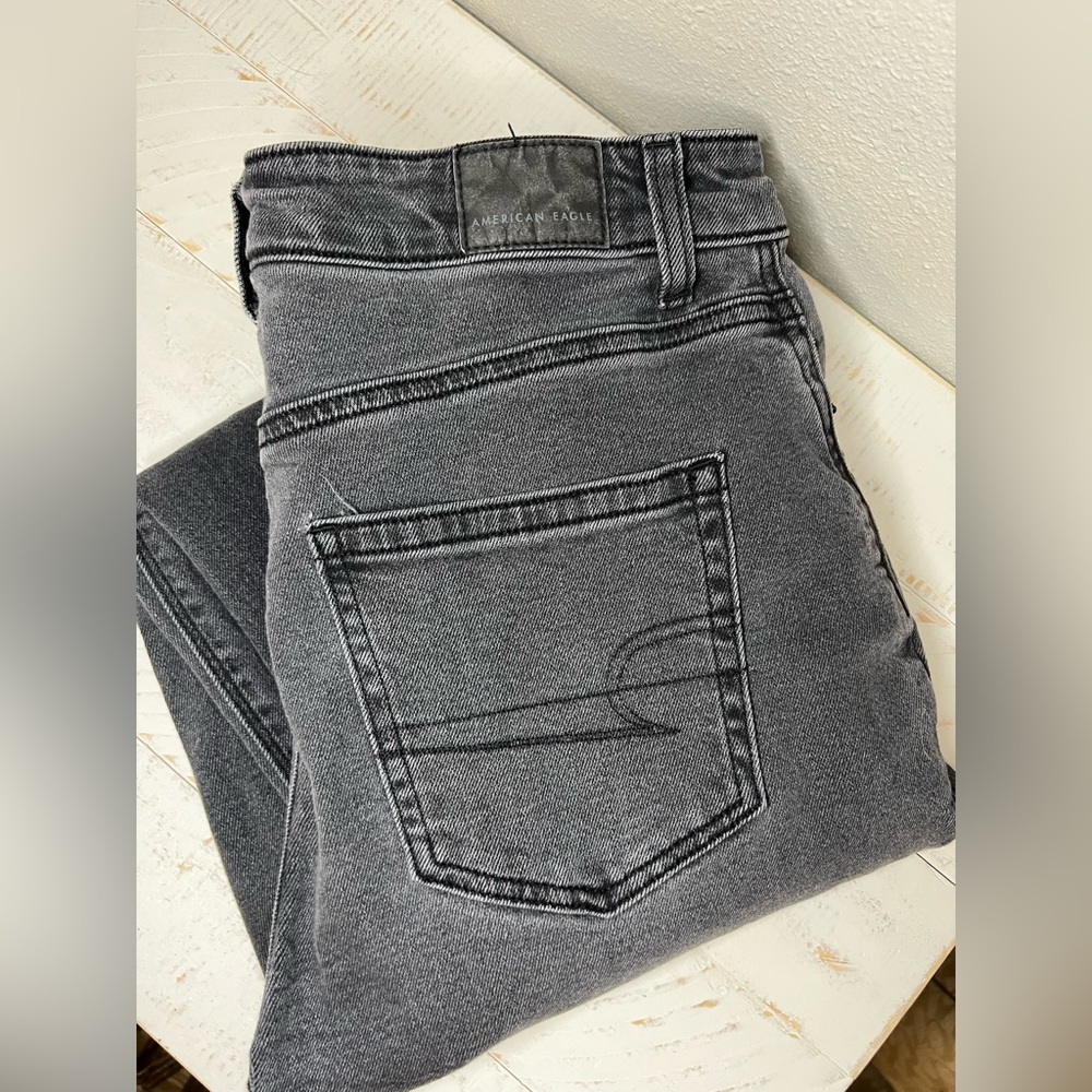 AMERICAN EAGLE black/gray demon mom jeans